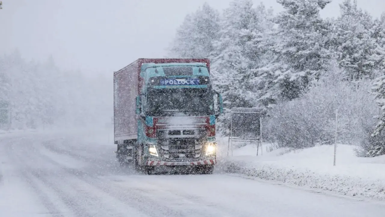 تحول مفاجئ في حالة الطقس من الدفء القياسي إلى الصقيع وتساقط الثلوج